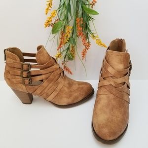Shoe Dazzle Tan Brown Imelda Ankle Booties Boots 8